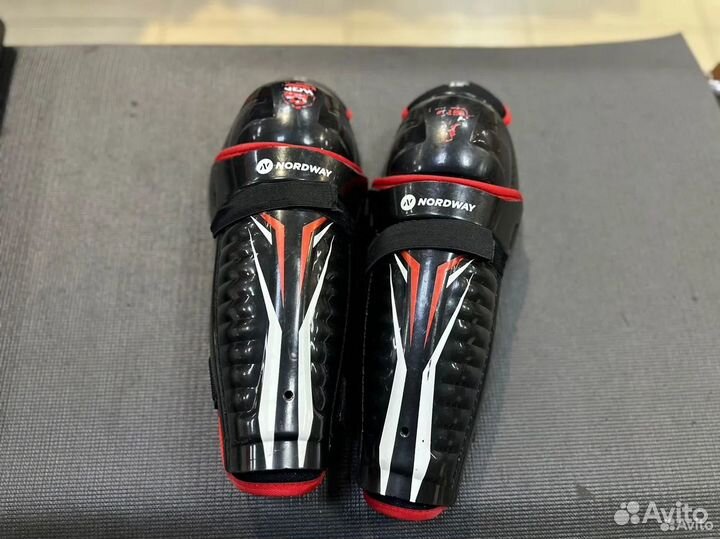 Защита колена хоккейная Nordway