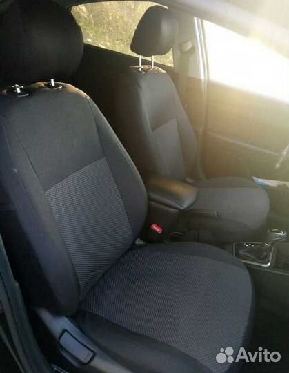 Чехлы на сиденья в машину