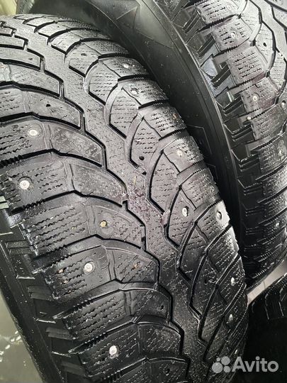 Bridgestone Blizzak Spike-01 235/65 R17 108T