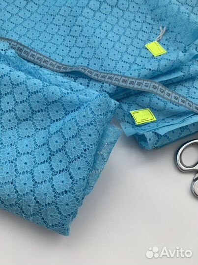 Ткань гипюр голубой