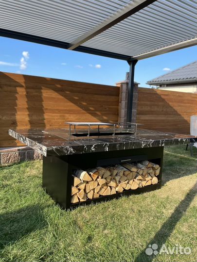 Дом баня с бассейном зимой на улице