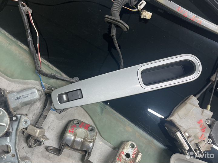 Запчасти задней правой двери Subaru Tribeca 2008