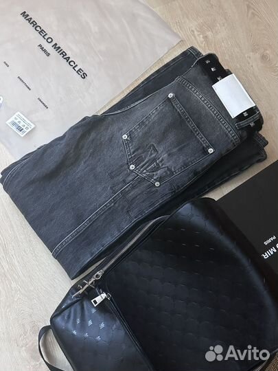 Vertical seam denim in washed grey