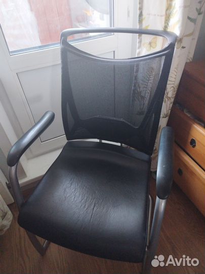 Компьютерное кресло