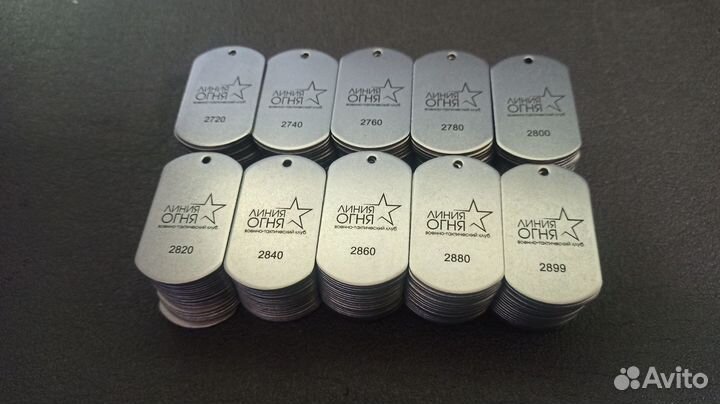 Лазерная гравировка на жетонах