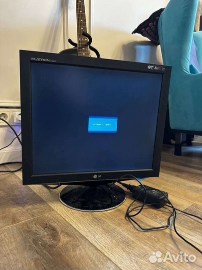 Монитор LG flatron L 1960 TR