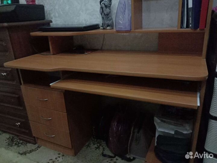 Компьютерный стол