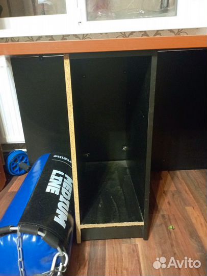 Угловой письменный стол