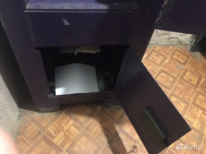 Сейф металлический