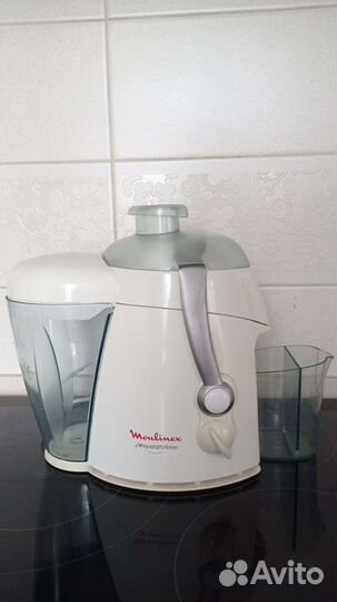 Соковыжималка Moulinex Frutti Pro