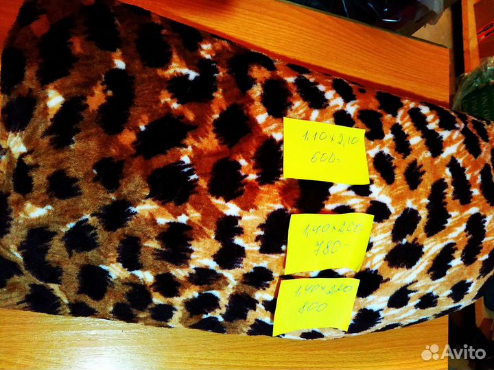 Пледы Велсофт новые гладкие и вырезные