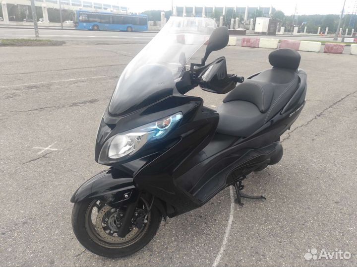 Suzuki Burgman / skyWave 400