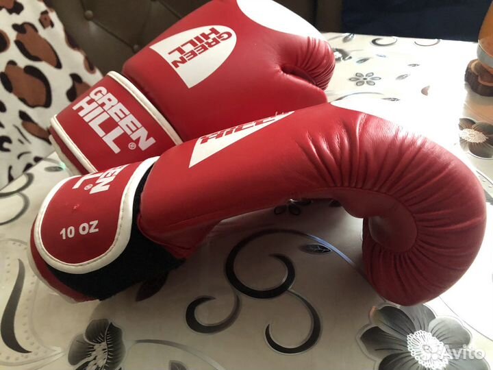 Боксерские перчатки