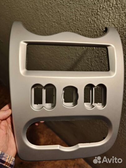 Рамка магнитолы Logan gen1 рестайл