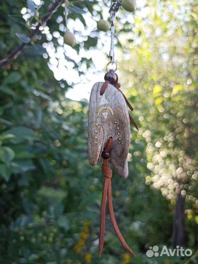 Брелок на ключи из дерева