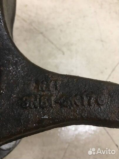 Кулак поворотный передний правый Mazda 3