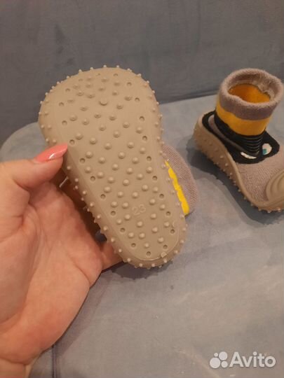 Носки для первого шага с резиновой подошвой 23 р