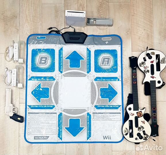 Nintendo Wii + аксессуары для него