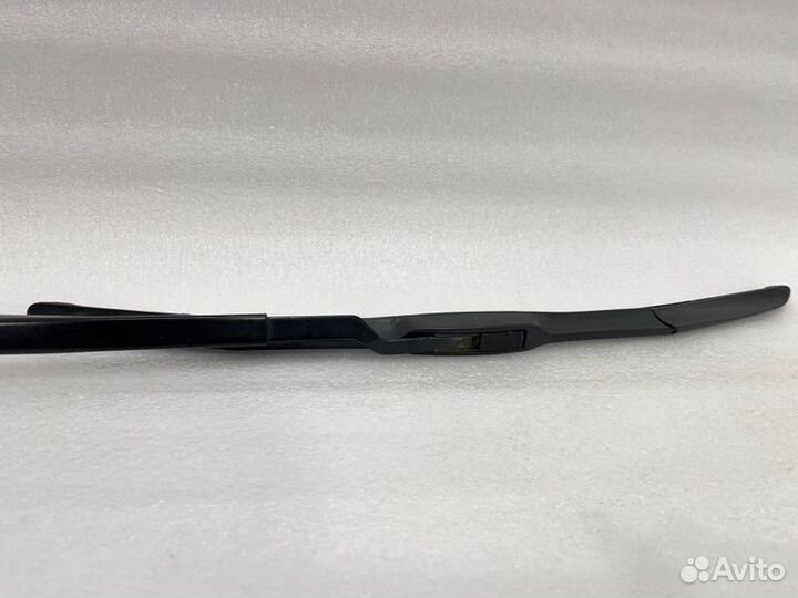 Поводок стеклоочистителя передний правый Toyota