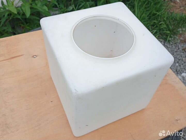 Стеклянный куб