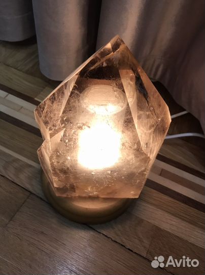 Светильник из горного хрусталя (темный) 3.3 кг