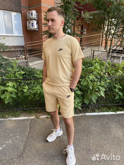 Спортивный костюм Nike шорты и футболка