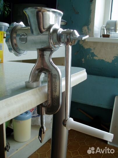 Новая винтажная ручная мясорубка СССР