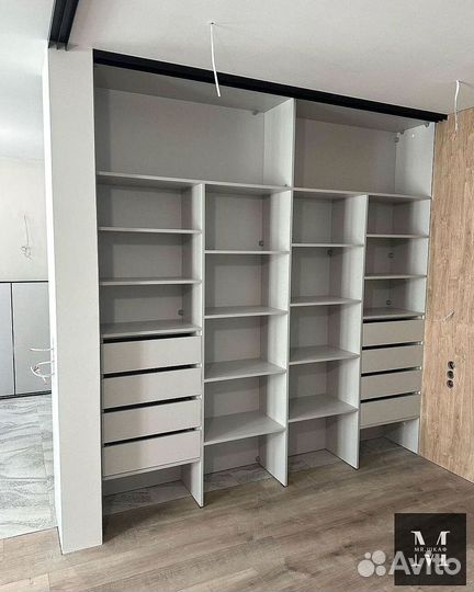 Современный шкаф купе