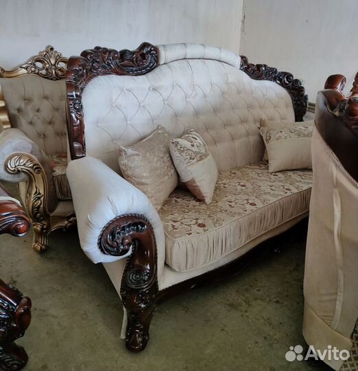 Диван и кресло