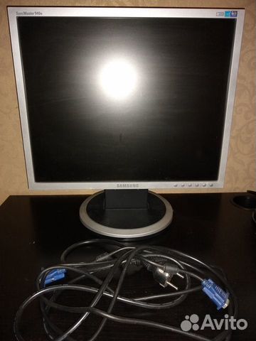 Монитор Samsung