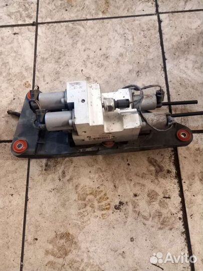 Блок клапанов гидроподвески Dynamic drive BMW X5 E