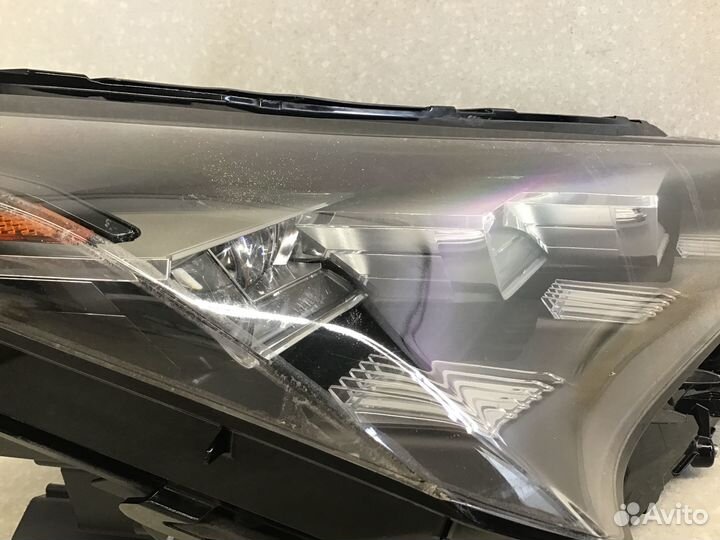 Фара правая Lexus NX 200 300H 2014