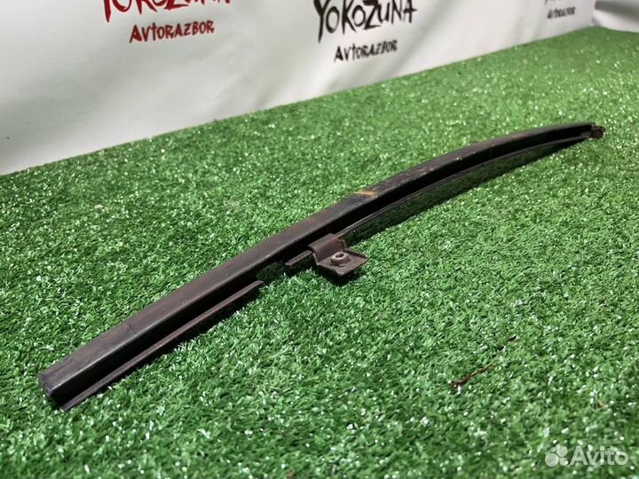 Направляющая стекла двери задней левой на Hyundai