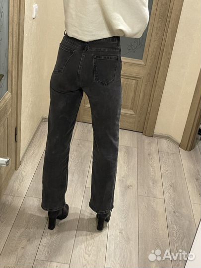 Джинсы с высокой посадкой трубы