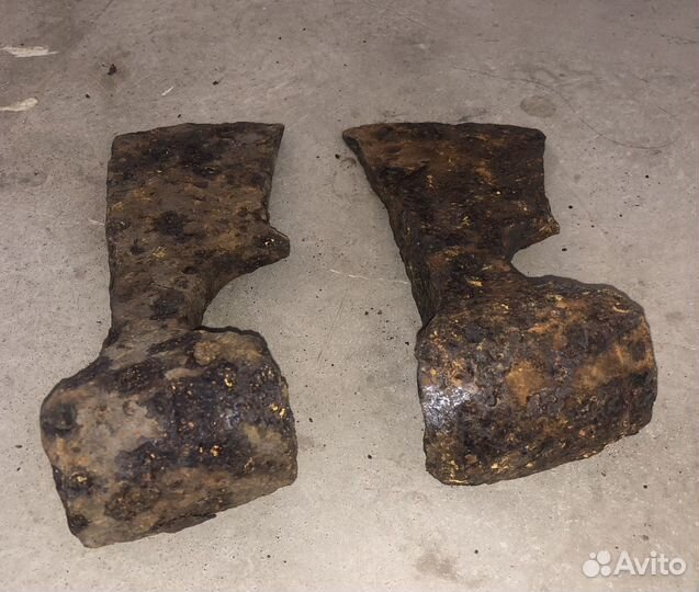 Древнерусский топор. 2-шт. 11-12вв. оригинал