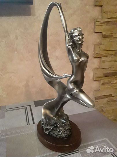 Фигура Парящая грация