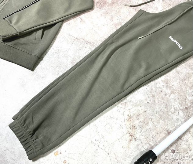 Спортивные костюмы Balenciaga