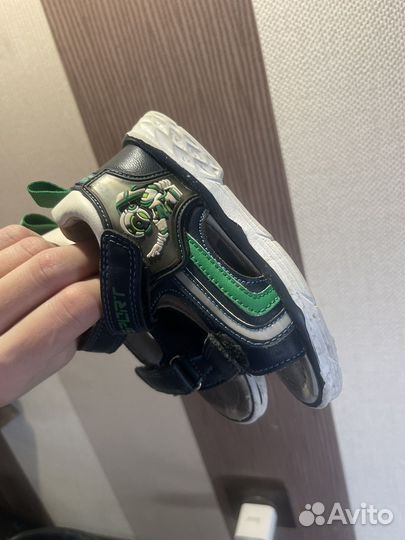 Сандалики для мальчика 23