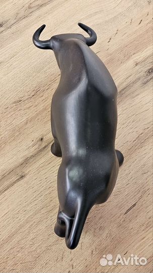 Фигура испанского быка фарфор