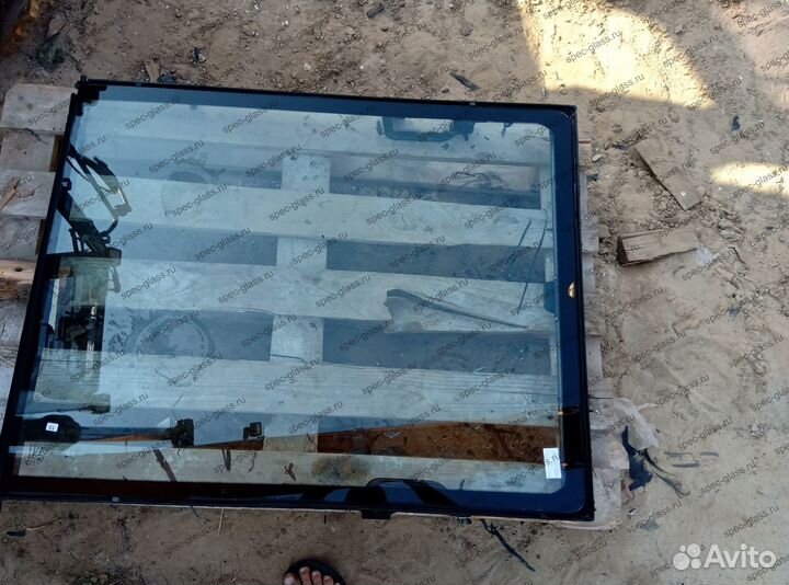 Стекло кабины New Holland LS175