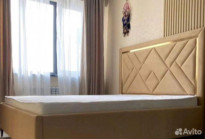 Кровать мягкая с подъемным механизмом