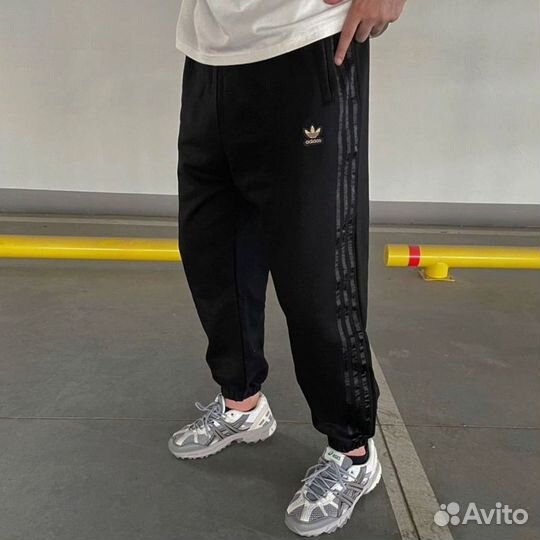 Спортивные штаны adidas