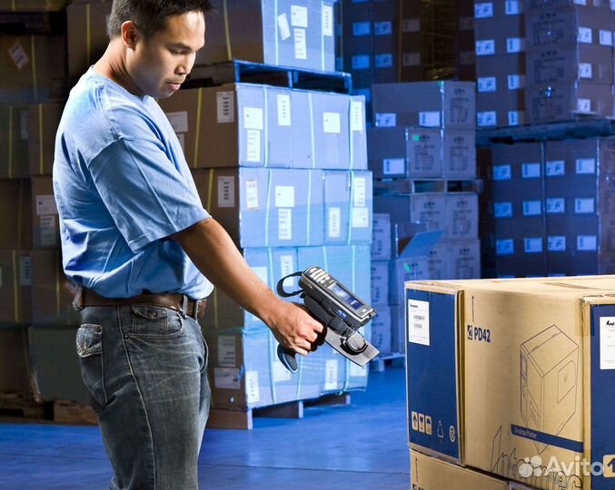 Упаковщик парфюмерия