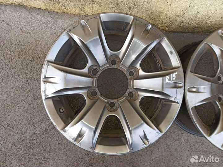 Литые диски на Тойота хайлюкс