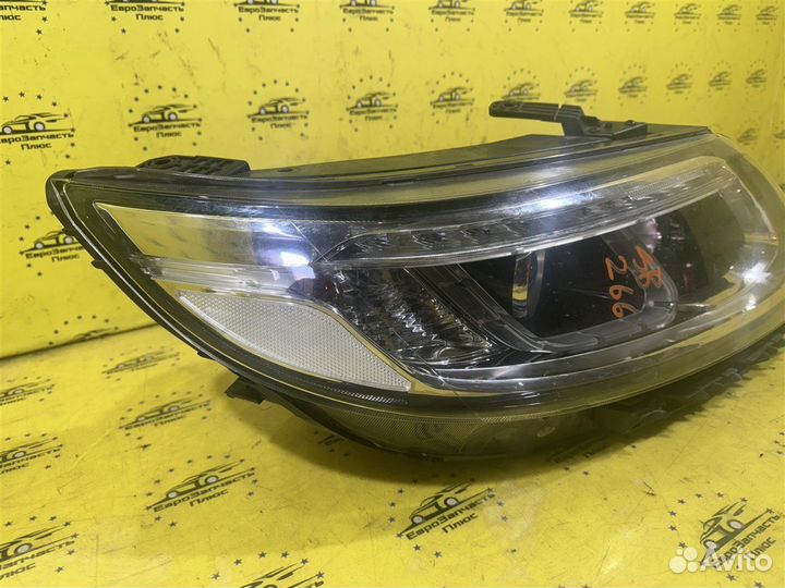 Фара передняя правая Kia Sorento