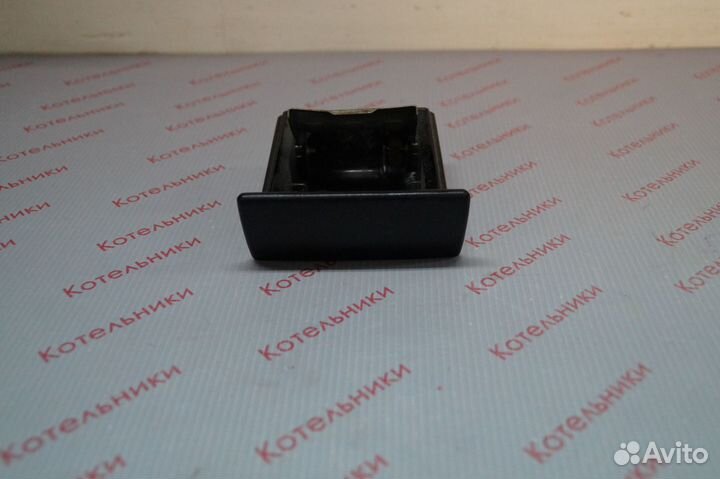 Nissan 68800-0M001 Пепельница