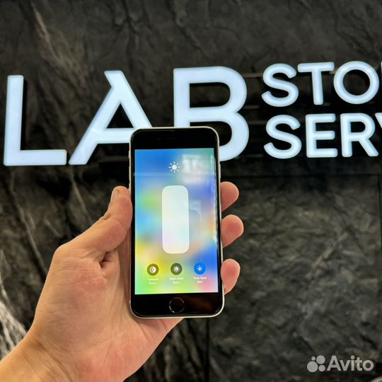 iPhone SE (2020), 64 ГБ