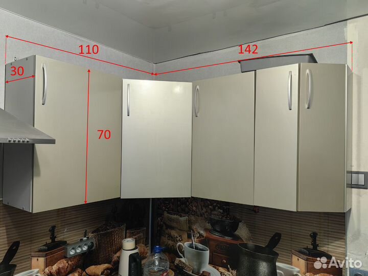 Кухонный навесной шкаф