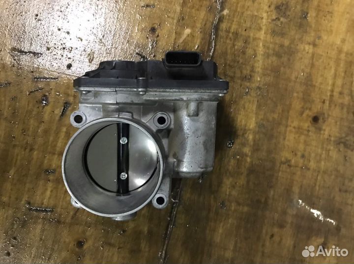 Дроссельная заслонка Renault Duster Captur 2.0