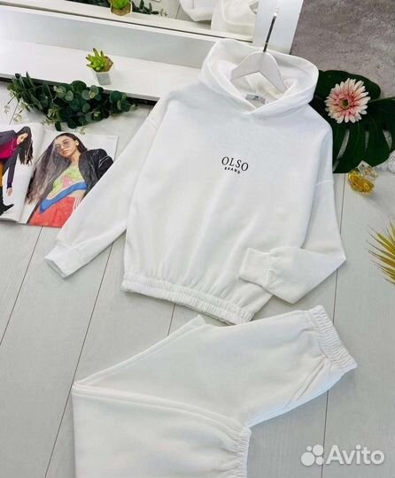 Спортивный костюм женский